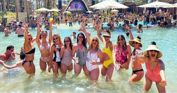 Las Vegas: Pool Party Crawl by Party Bus with VIP Fast-Pass Entry - Photo 1 of 6
